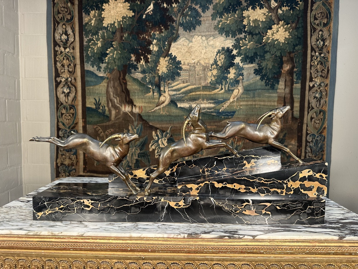3 Gazelles On A Marble Base -photo-2