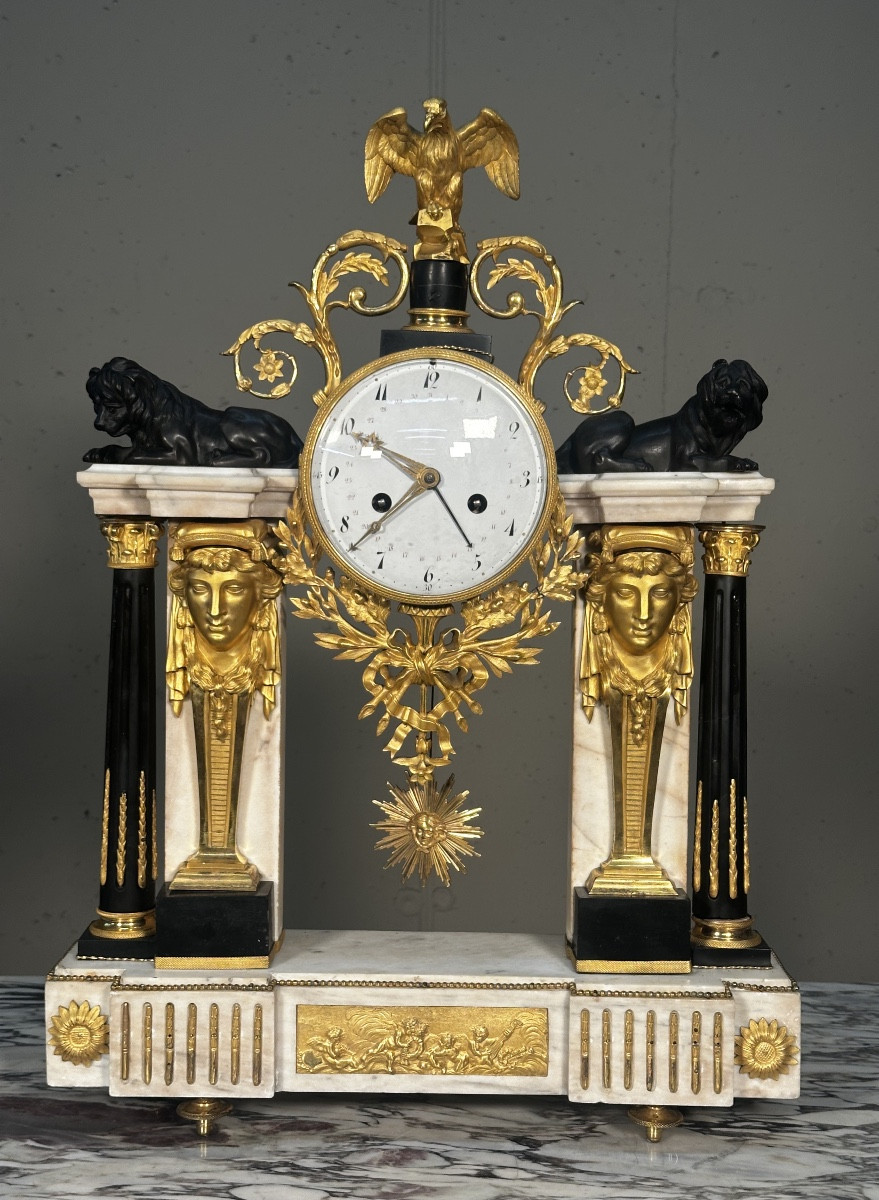 Pendule portique epoque Empire Mouvement à quantième