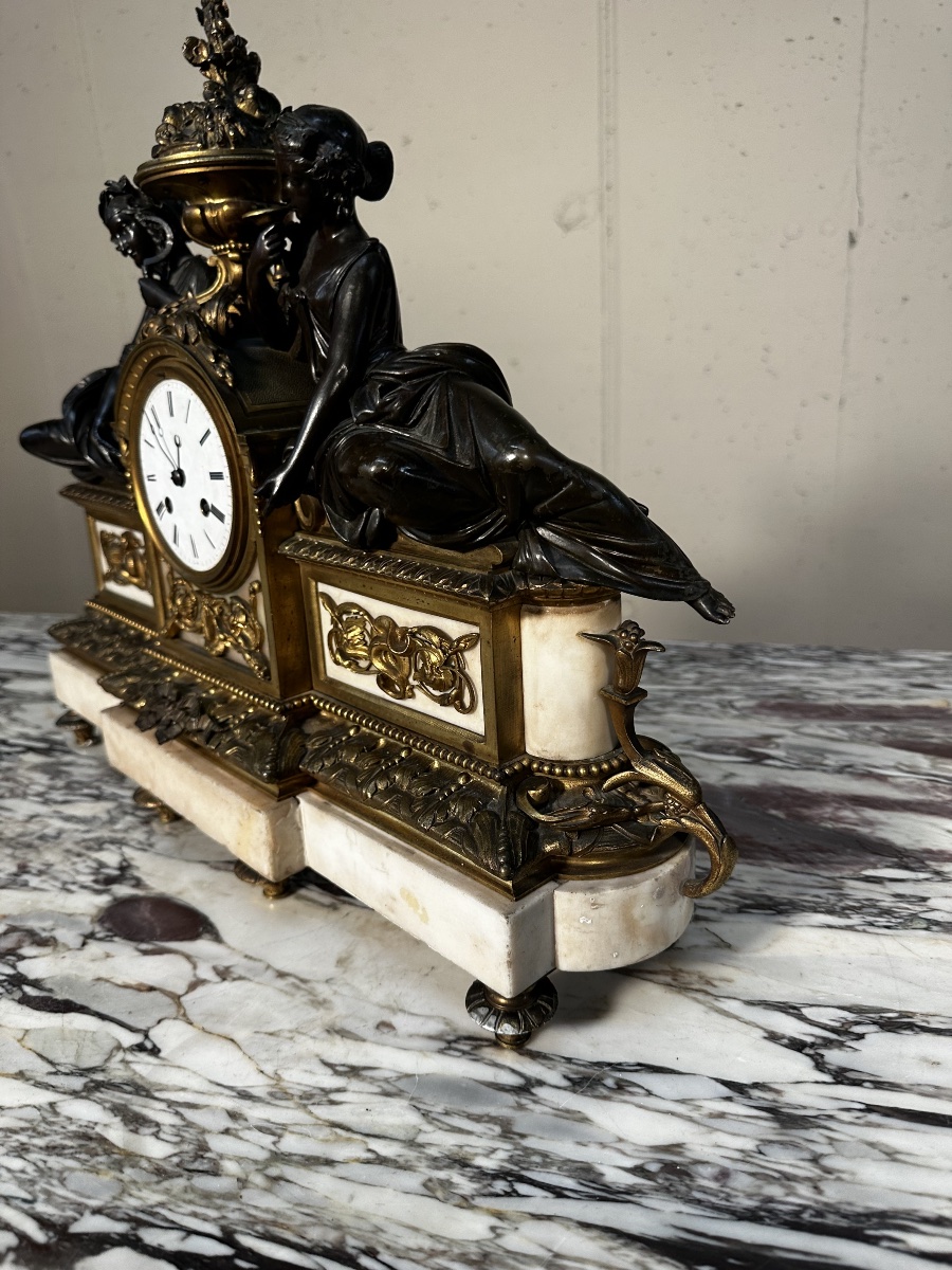 Pendule du XIXe siècle « Allégorie des Beaux-Arts » – Bronze doré et marbre-photo-2