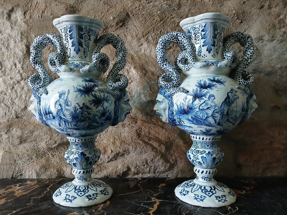 Paire Originale de Vases Delft