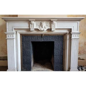 Cheminée Classic style, ca.1875 en marbre Carrara Statué