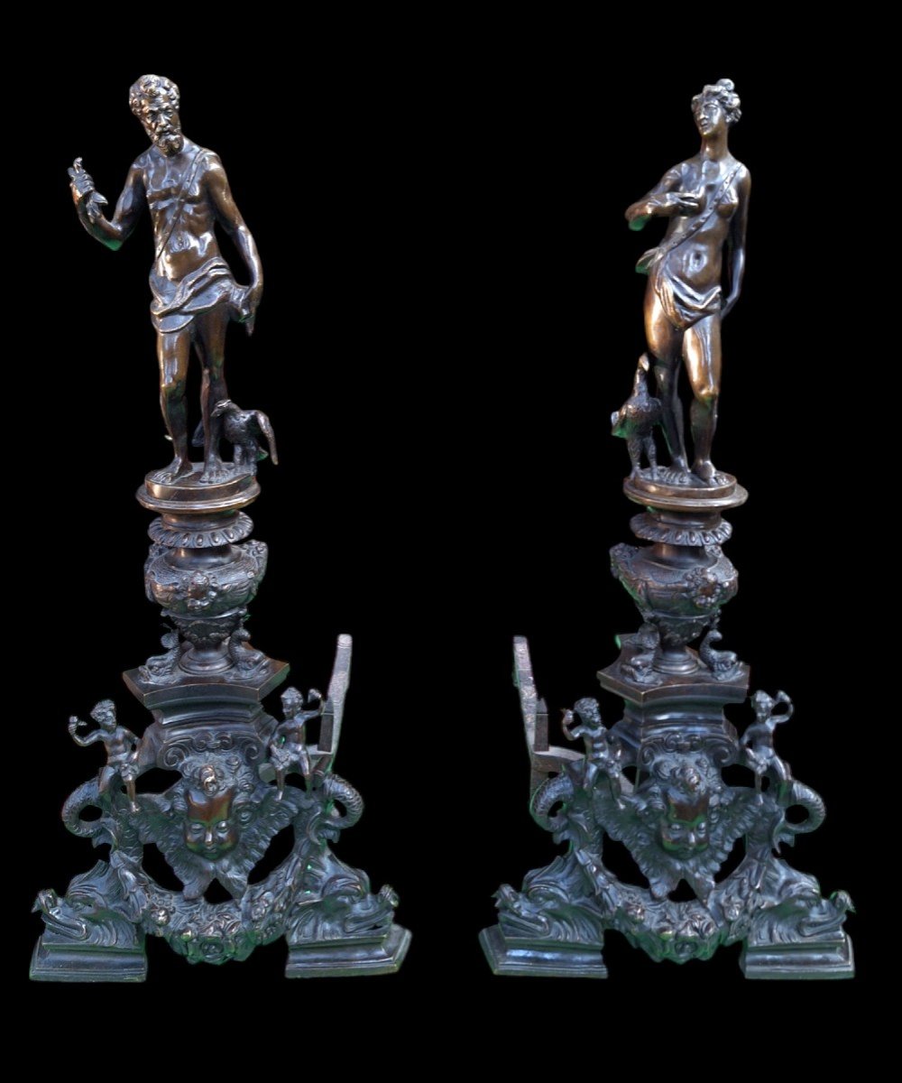 Très Belles Paire De Chenets Italiens en bronze.  