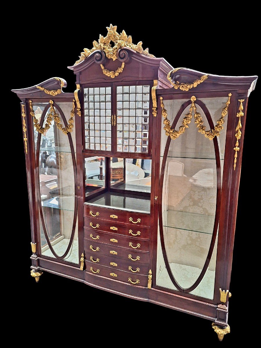 Premium Mahogany Display Cabinet.-photo-4