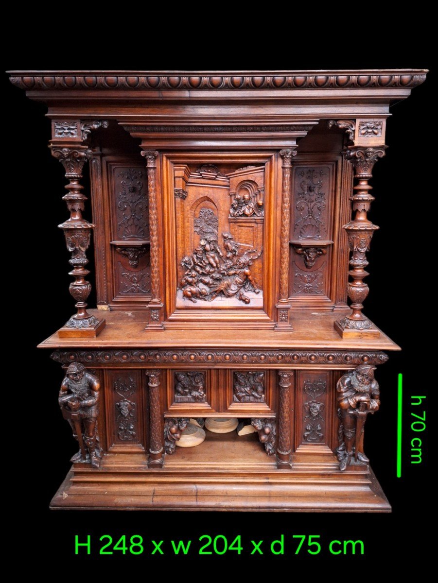 Une Grande Armoire Monumental En Noyer.-photo-6