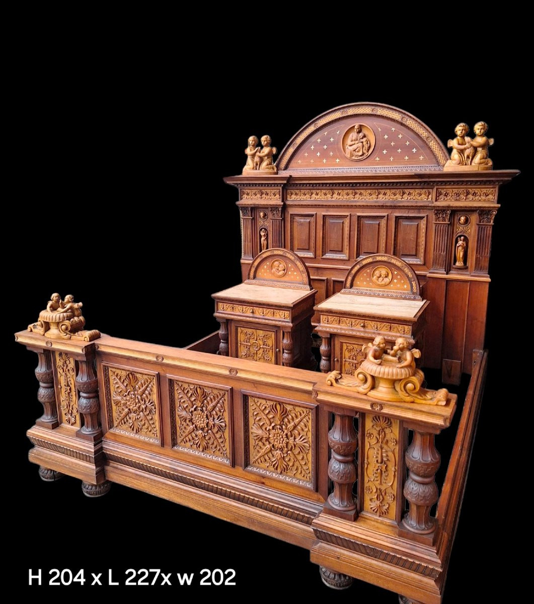 Monumental Carved Bedroom In Renaissance Style-photo-2