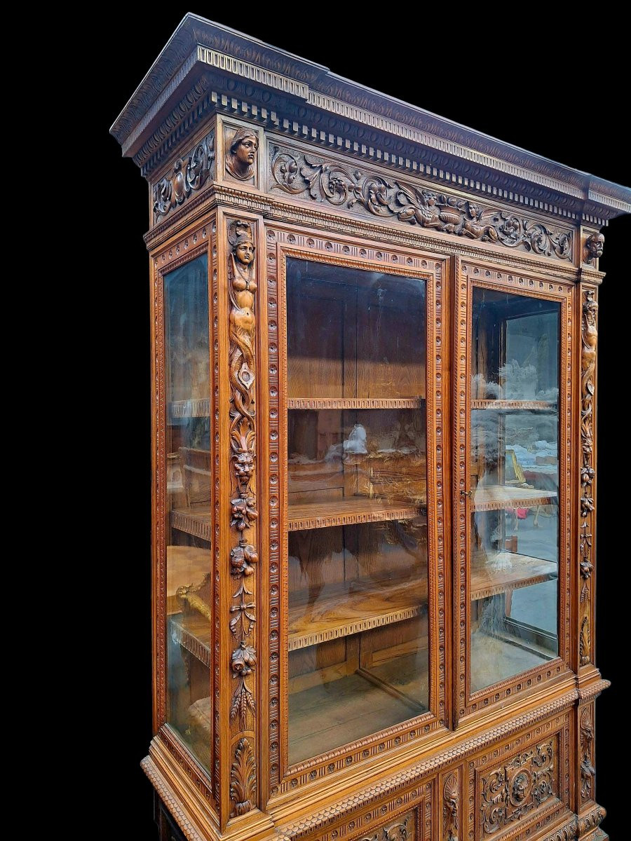 Vitrine en noyer sculpté -photo-3