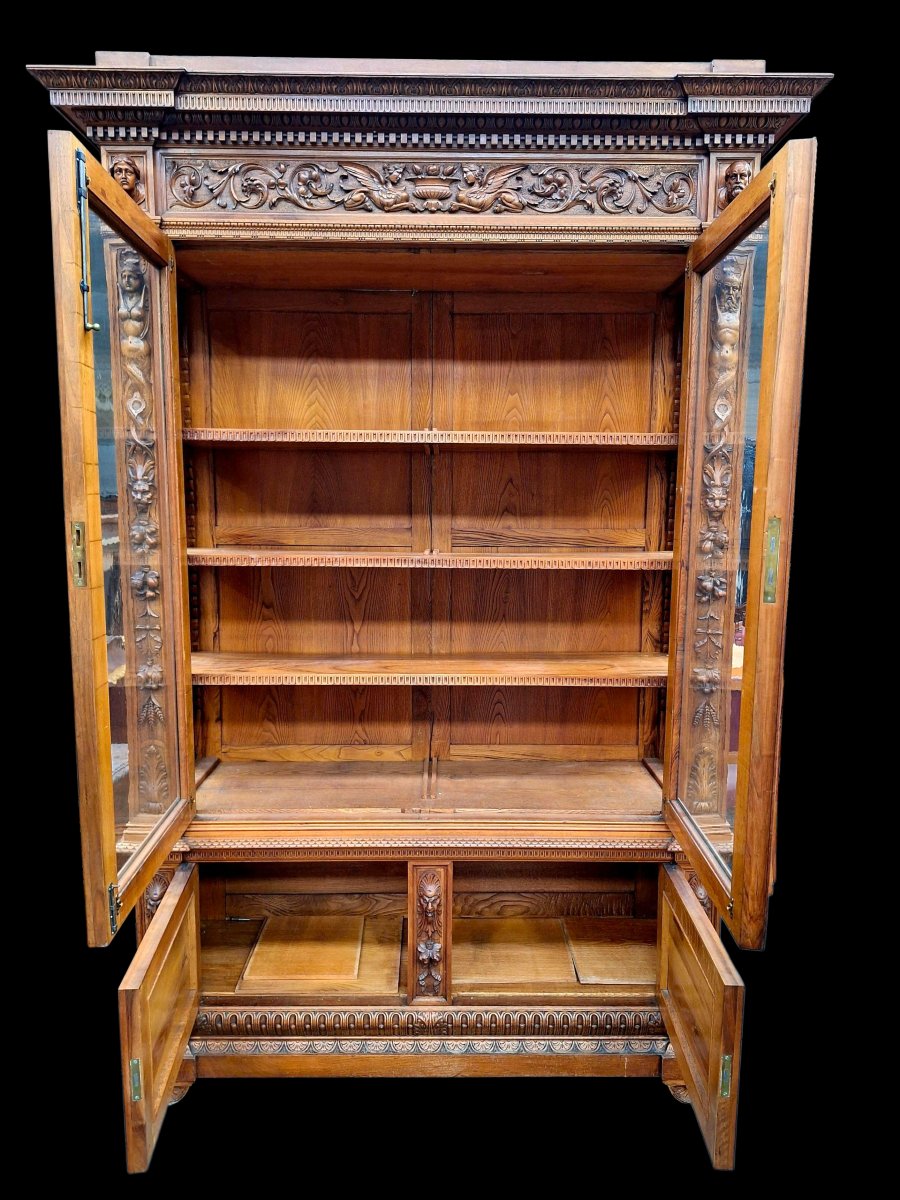 Vitrine en noyer sculpté -photo-4