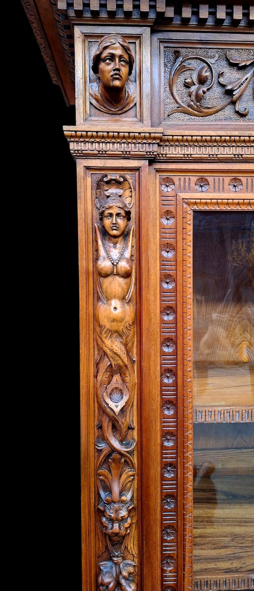 Vitrine en noyer sculpté -photo-1