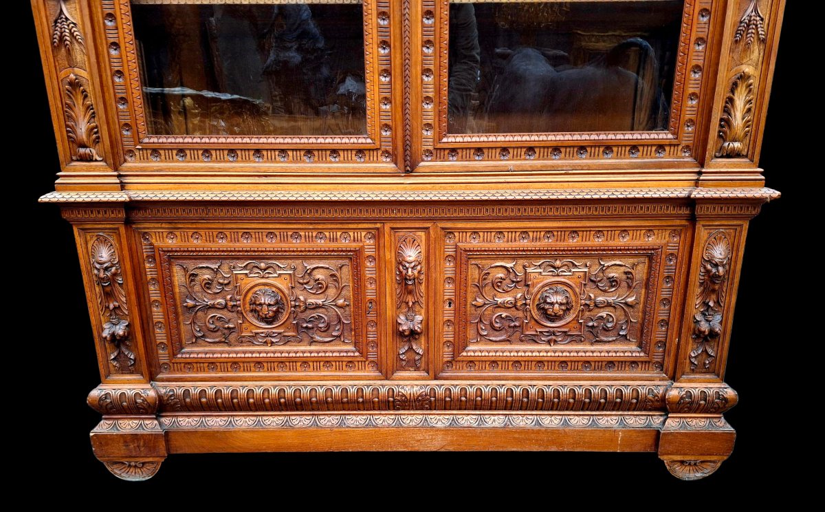 Vitrine en noyer sculpté -photo-3