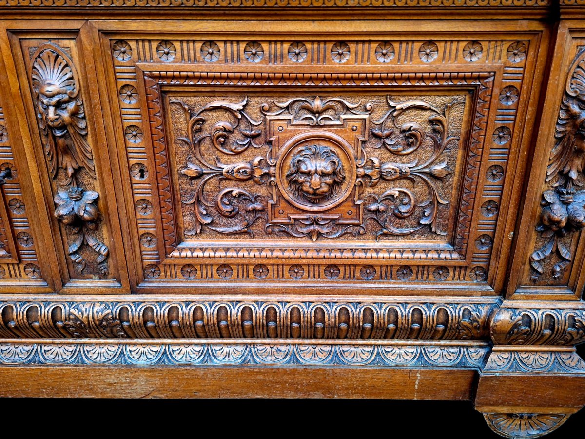 Vitrine en noyer sculpté -photo-5