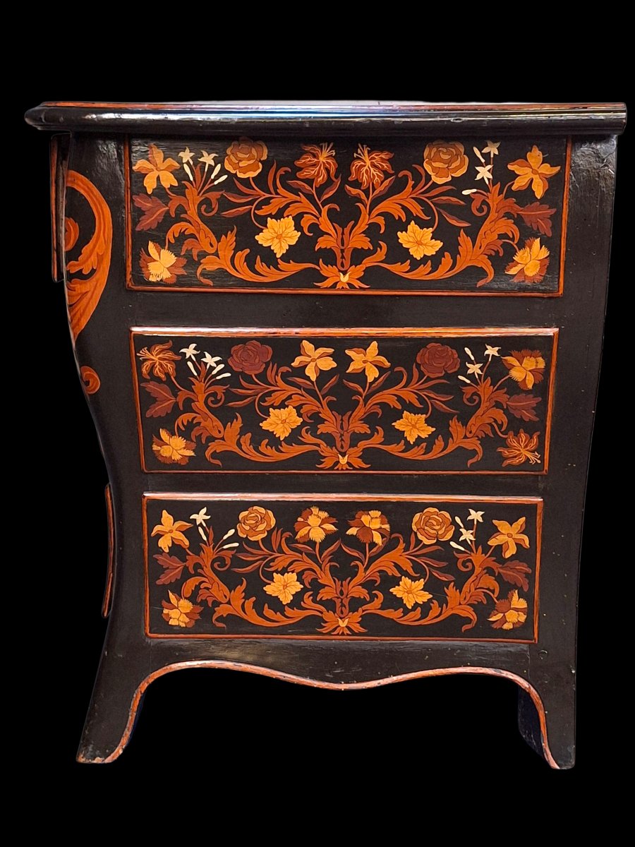 17th Century Chest Of Drawers  -photo-2