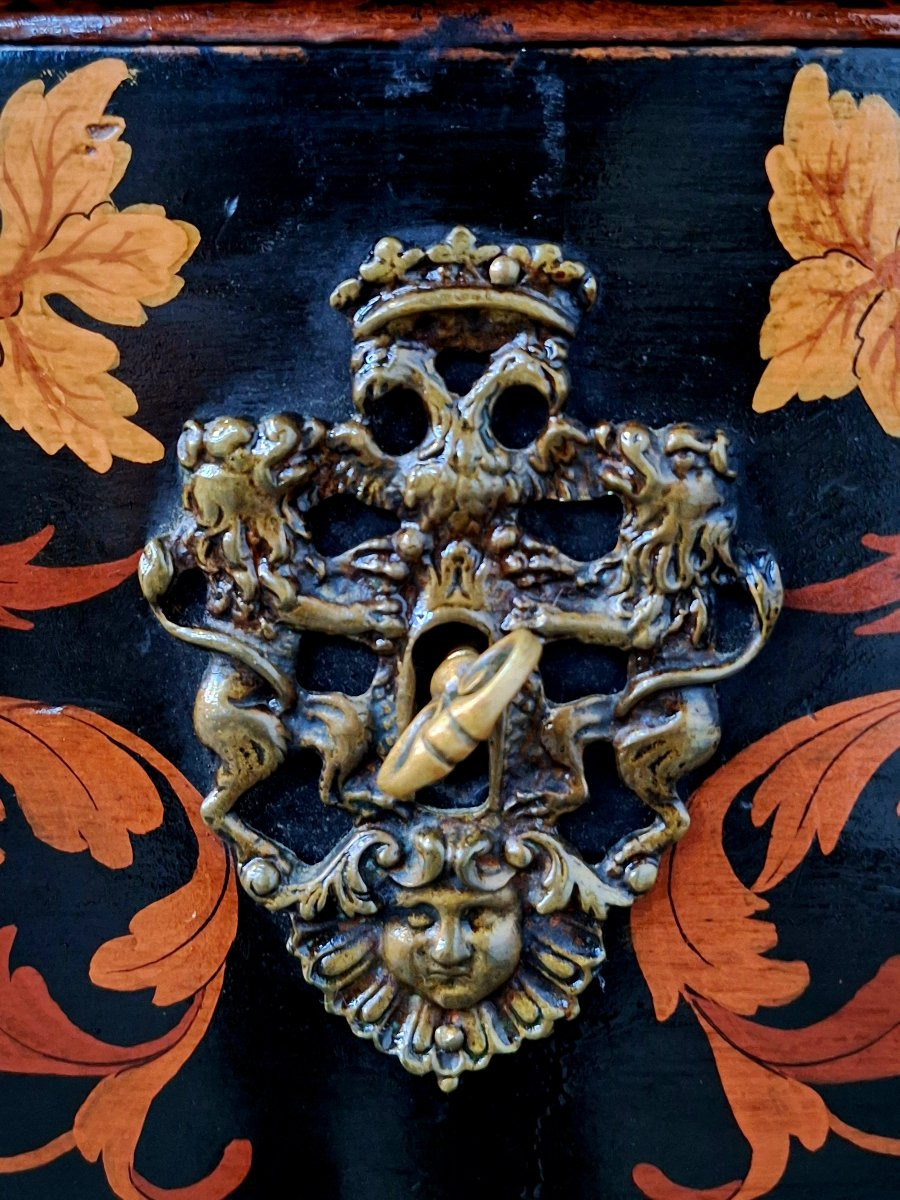 17th Century Chest Of Drawers  -photo-4