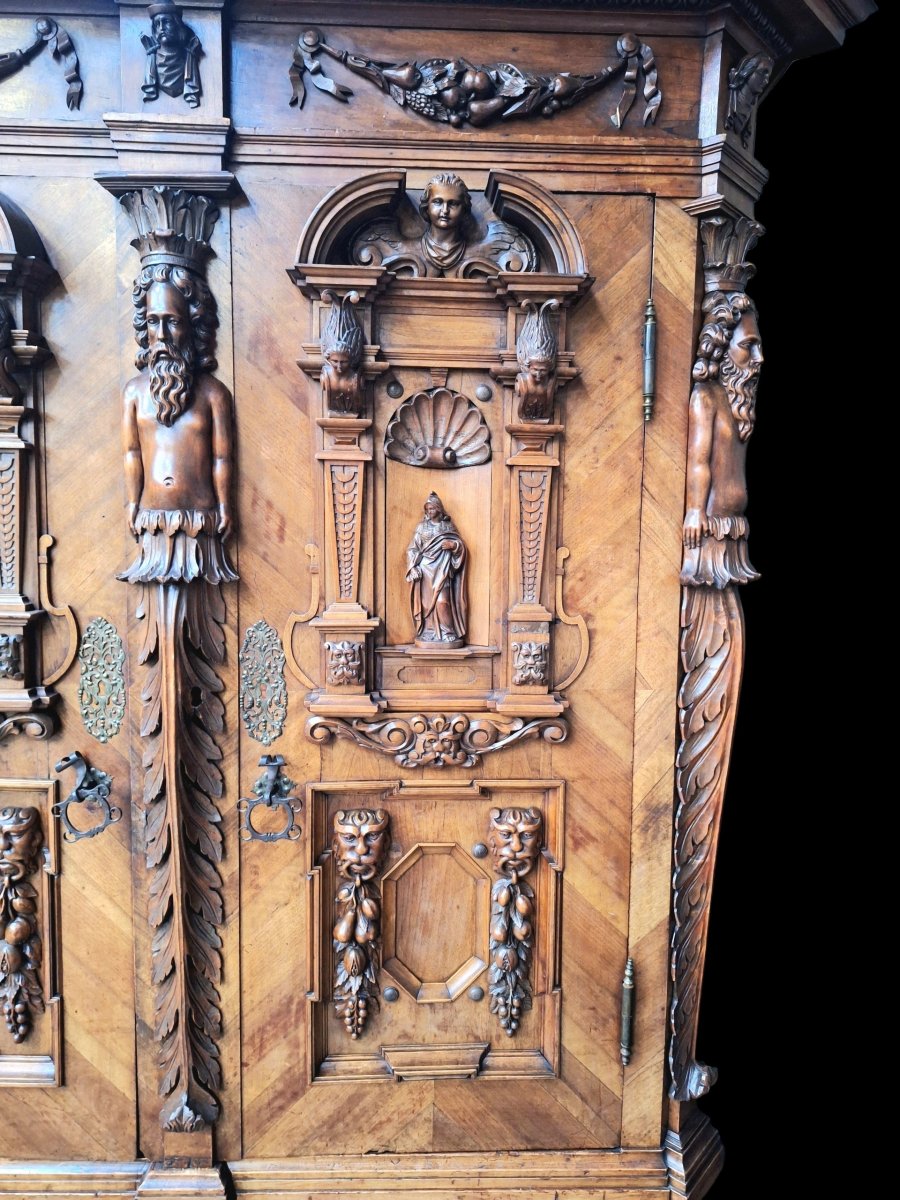 Carved  Baroque Cabinet In Walnut -photo-4