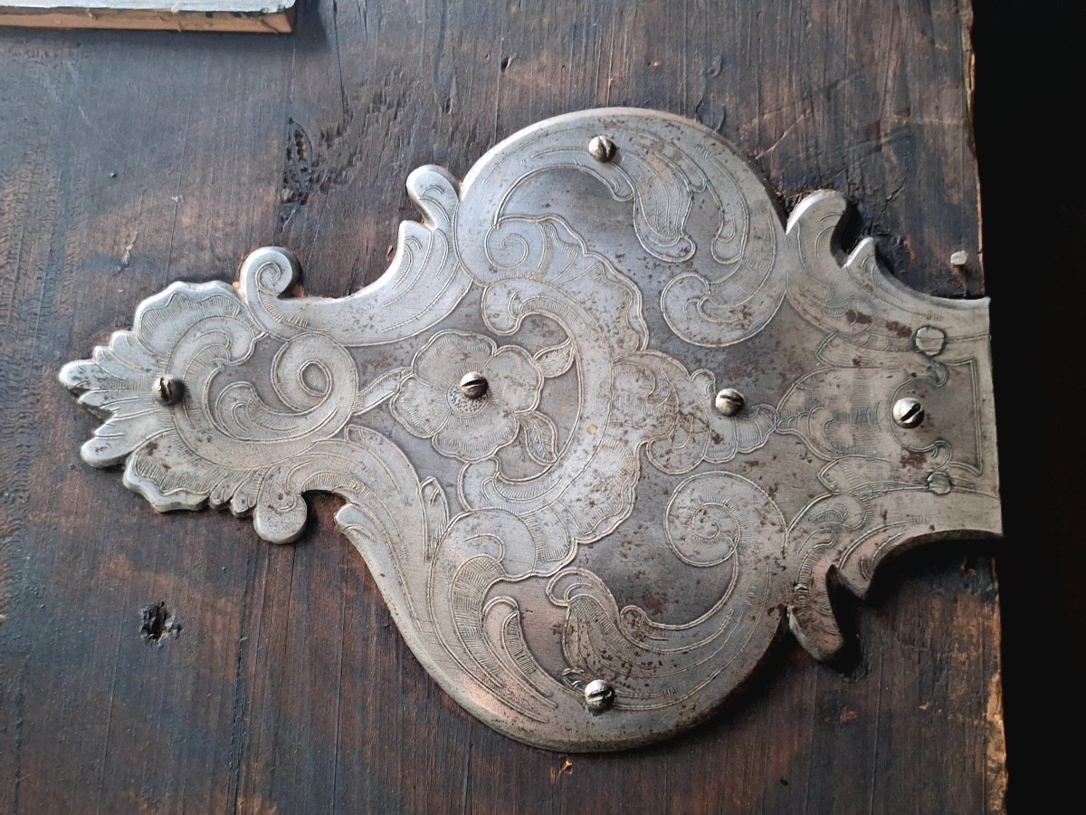 Carved  Baroque Cabinet In Walnut -photo-1