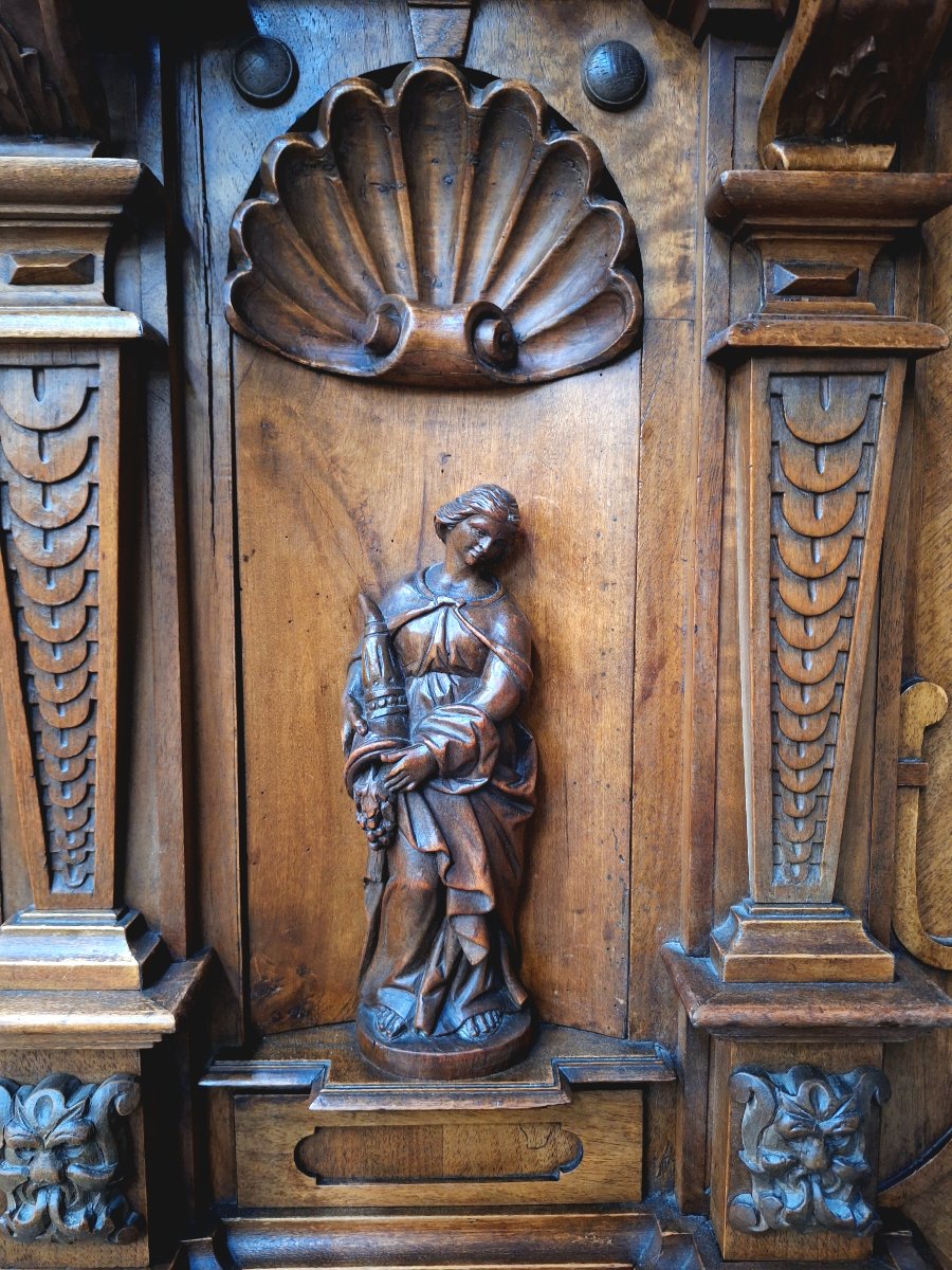 Carved  Baroque Cabinet In Walnut -photo-3