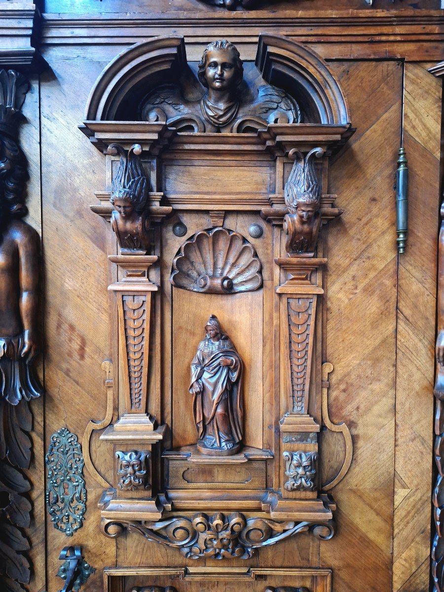 Carved  Baroque Cabinet In Walnut -photo-5