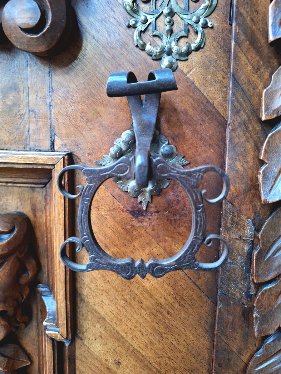 Carved  Baroque Cabinet In Walnut -photo-6