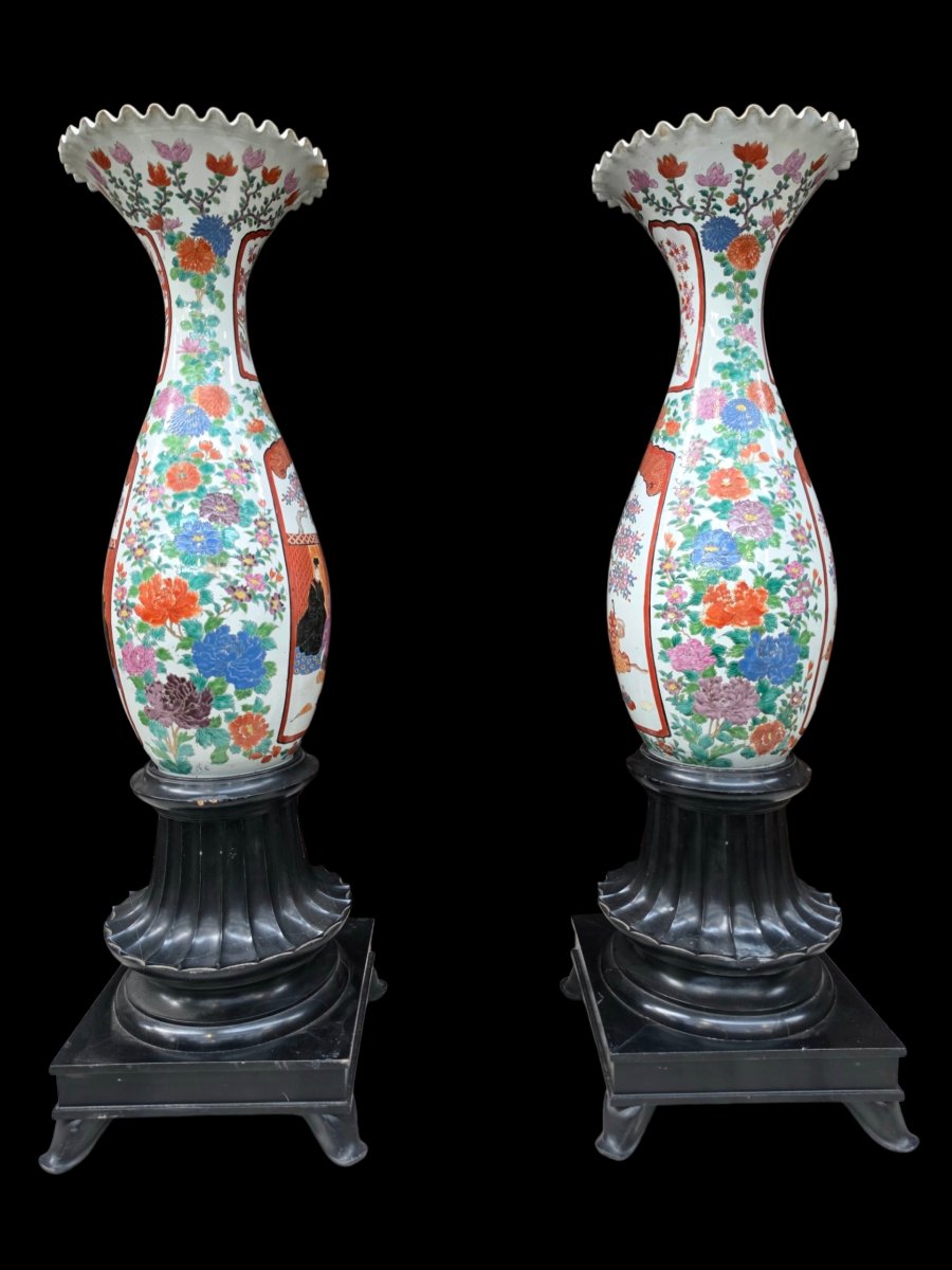 A Pair Of Japanese Imari Vases -photo-3