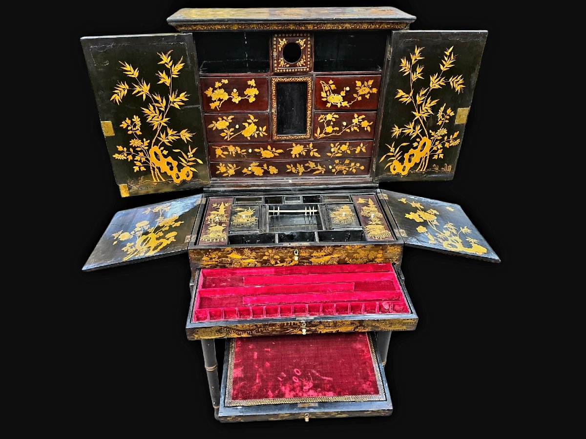 Chinese Lacquer Cabinet-photo-1