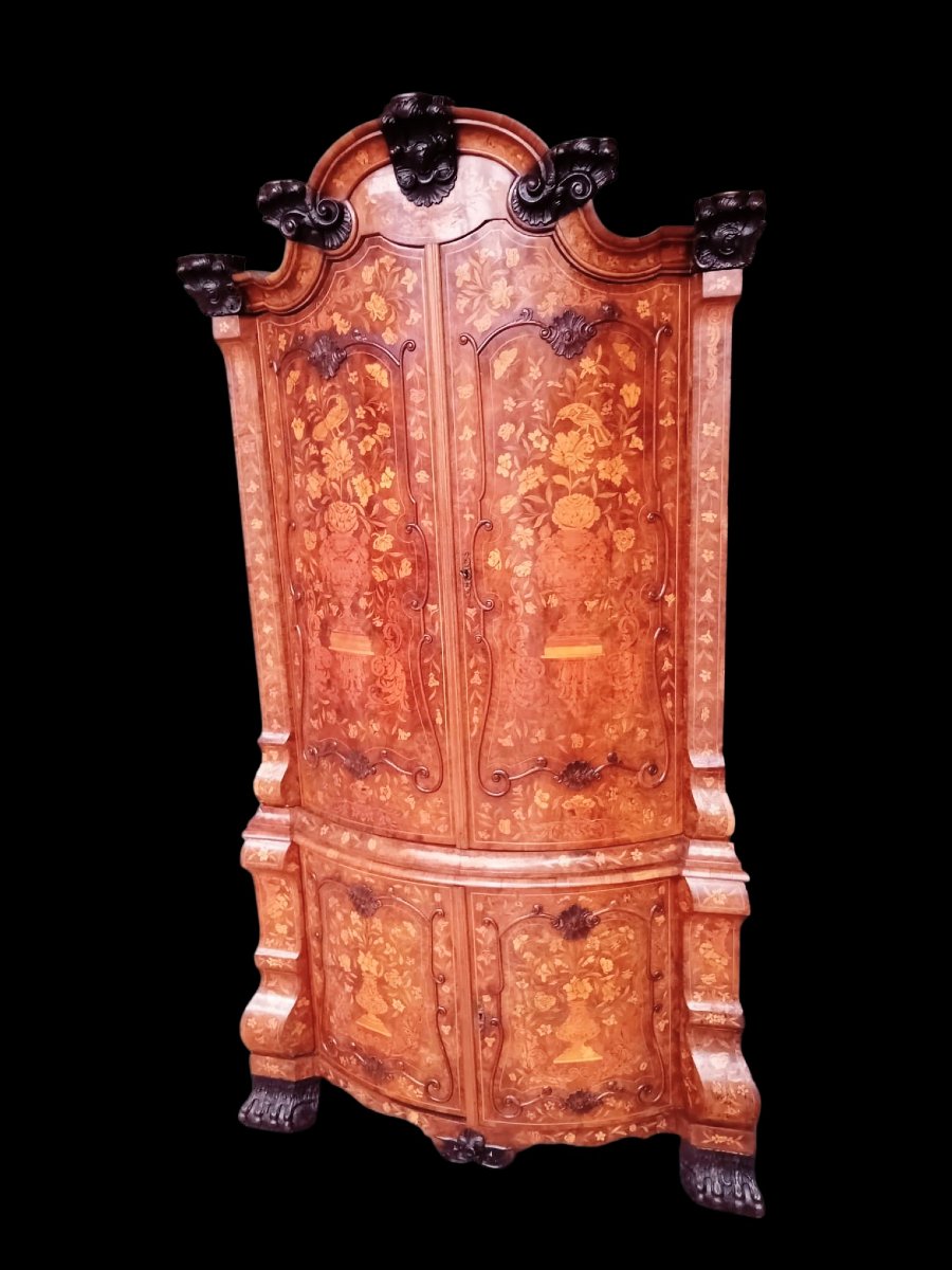 Dutch Corner Cabinet-photo-2