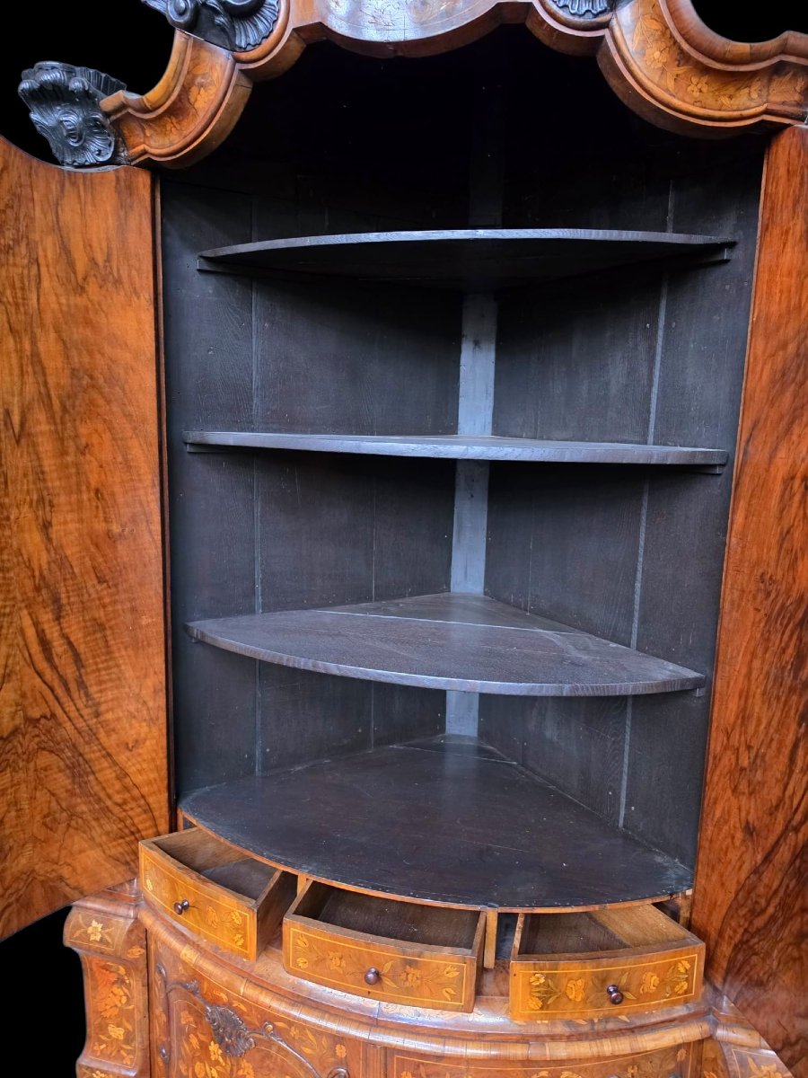 Dutch Corner Cabinet-photo-2