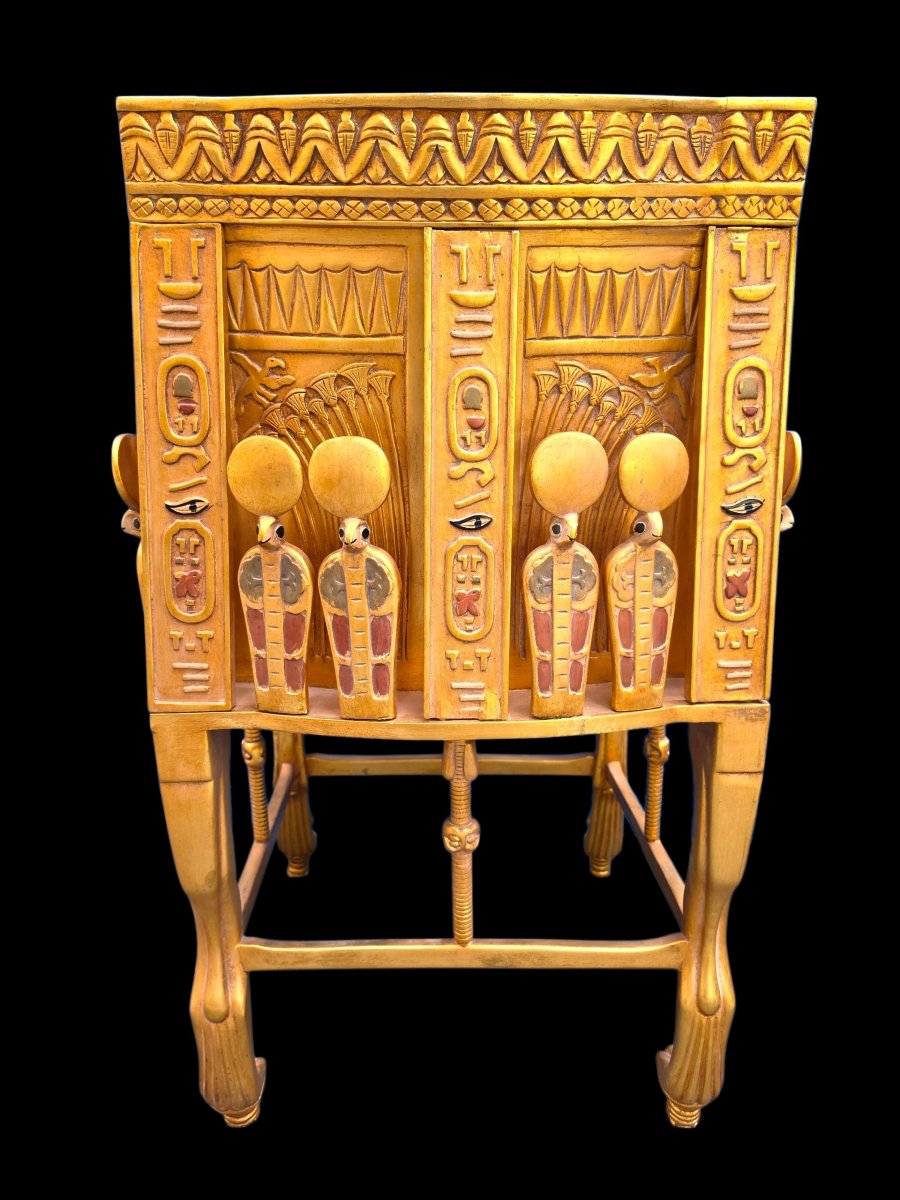 Gilded Wooden Throne -photo-1
