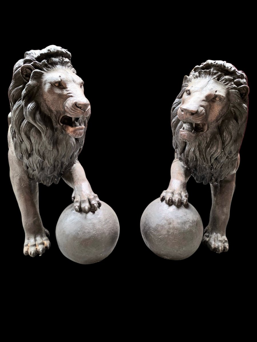 Une paire de lions Medici en bronze-photo-3