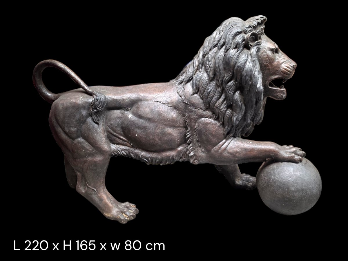 Une paire de lions Medici en bronze-photo-7