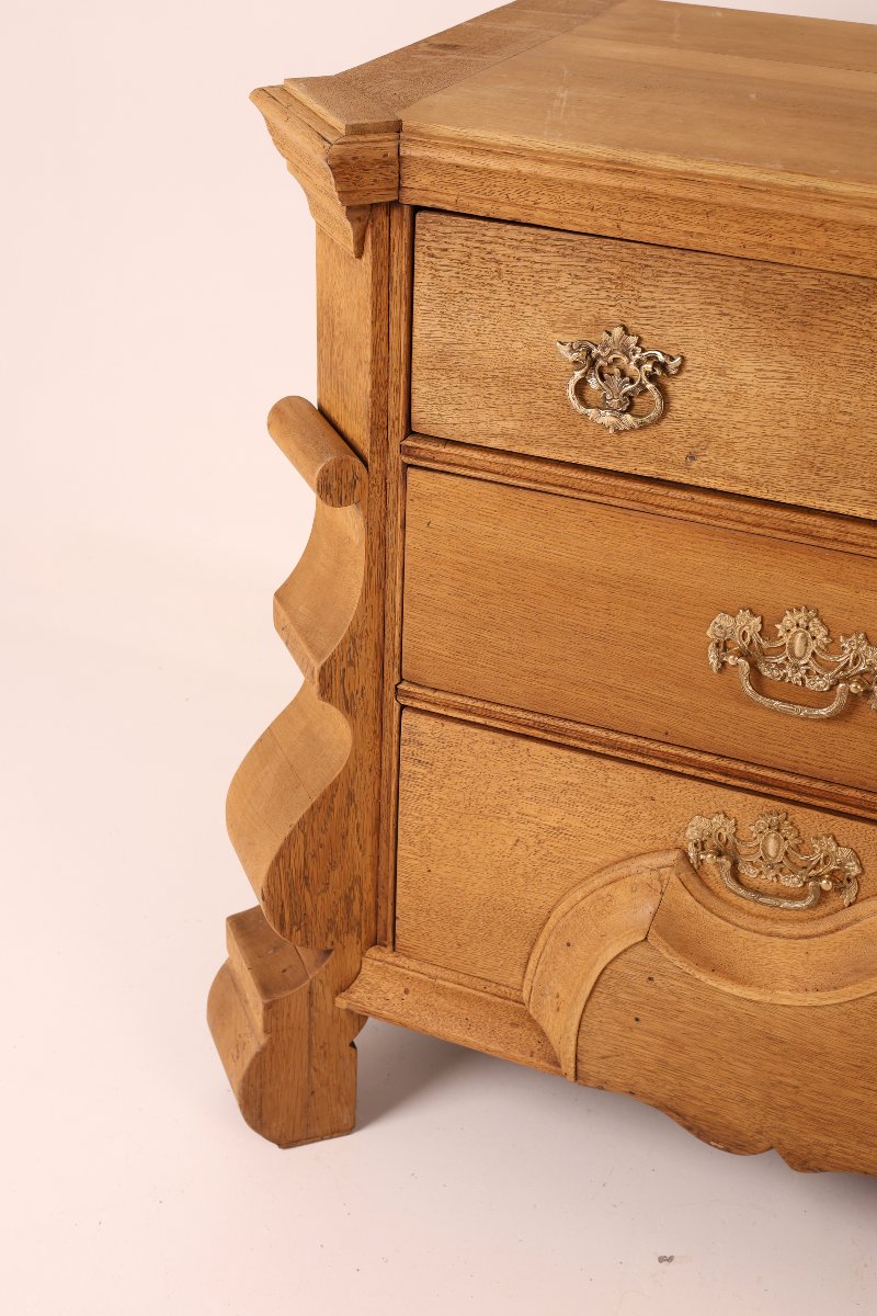 Commode baroque hollandaise du XVIIIᵉ siècle en chêne blanchi, Pays-Bas-photo-1