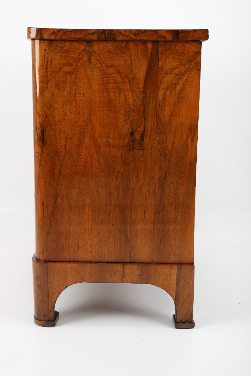 Antique Chest Of Drawers From Southern Germany, Circa 1825, Made Of Walnut Veneer-photo-4