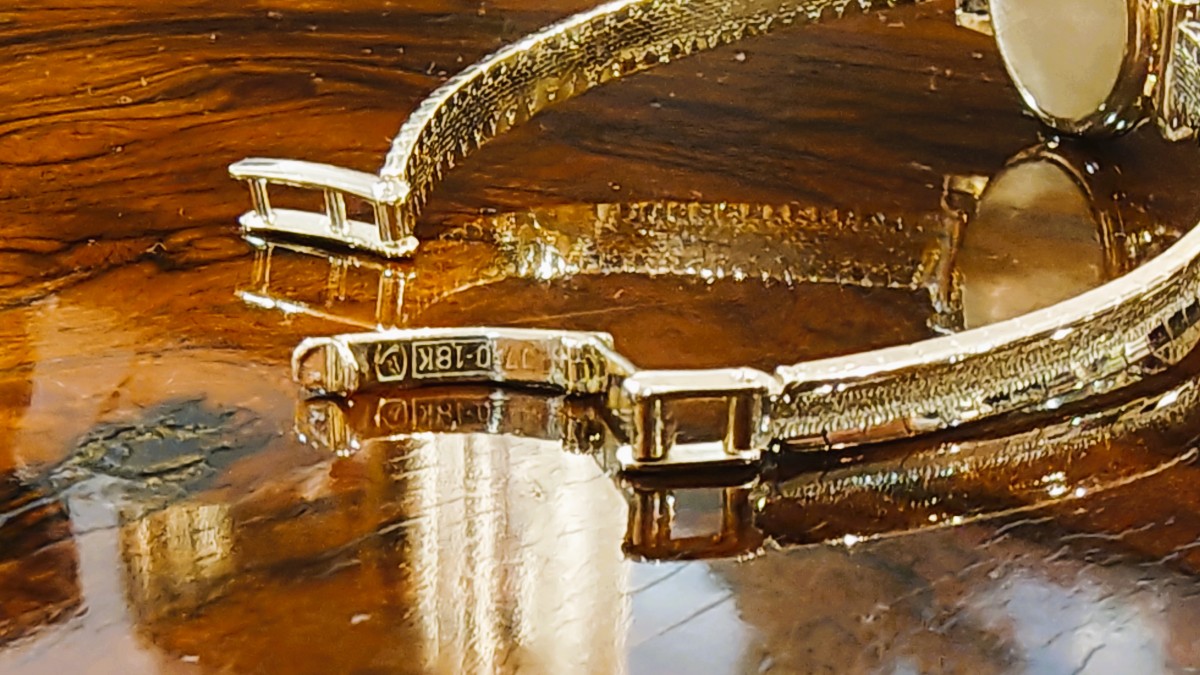 Omega Women's Watch, Geneva, 18 Carat Gold With 18 Carat Gold Bracelet-photo-3