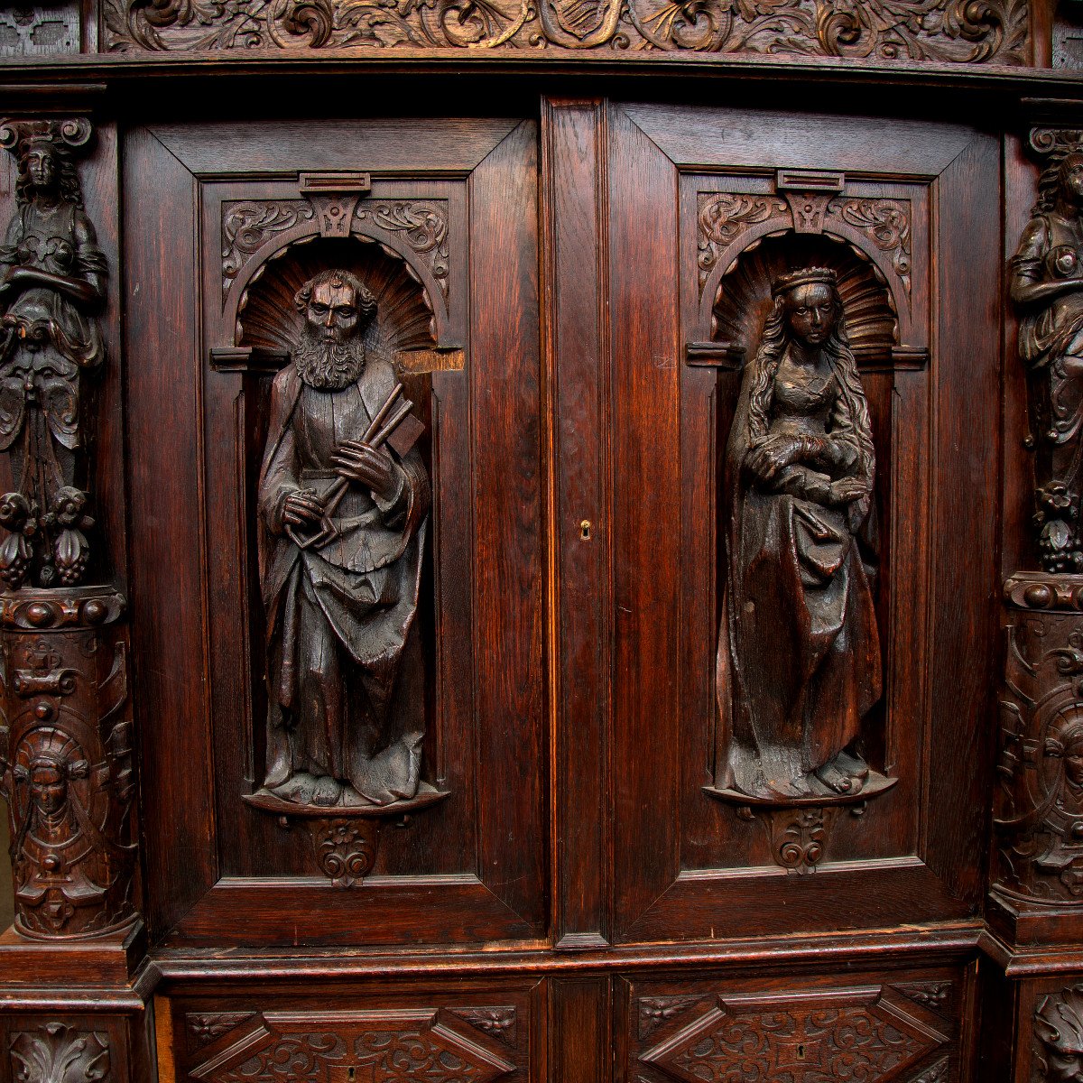 Une Armoire, Une Armoire Pour Objets Précieux Avec La Madone Et St. Pierre Avec Les Clés-photo-4