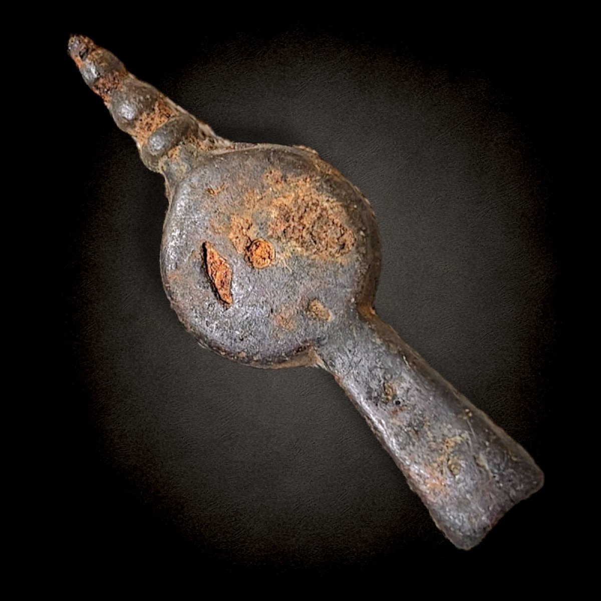 Fragment de pendentif quadrilobe médiéval en bronze, collection Bigot-photo-2