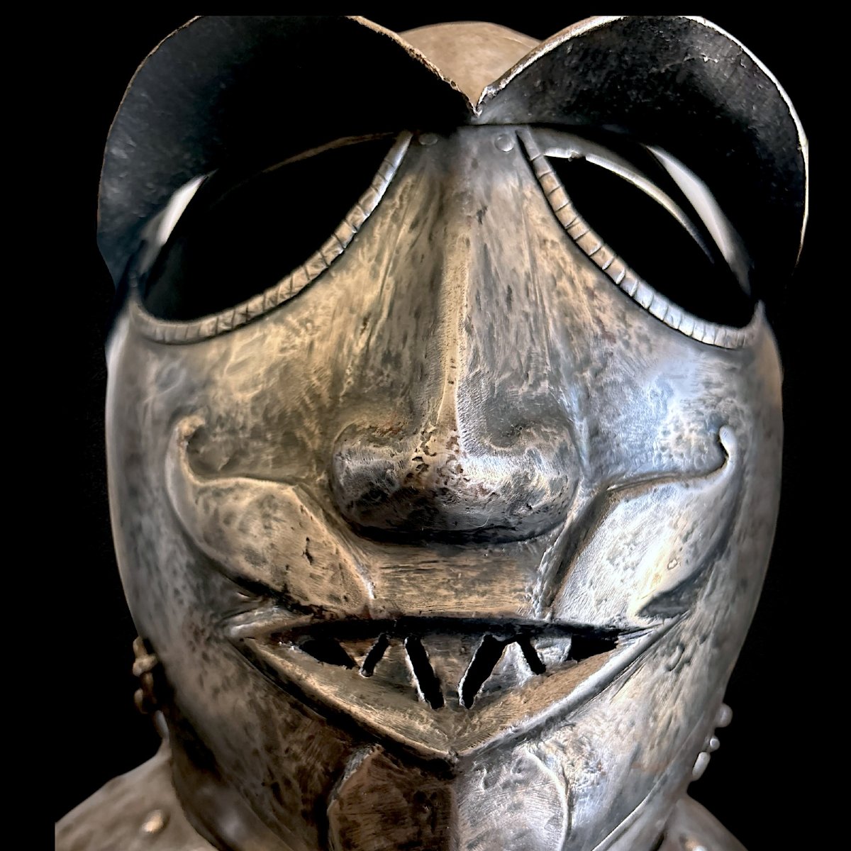 Superbe Casque Grotesque du XVIe siècle-photo-2