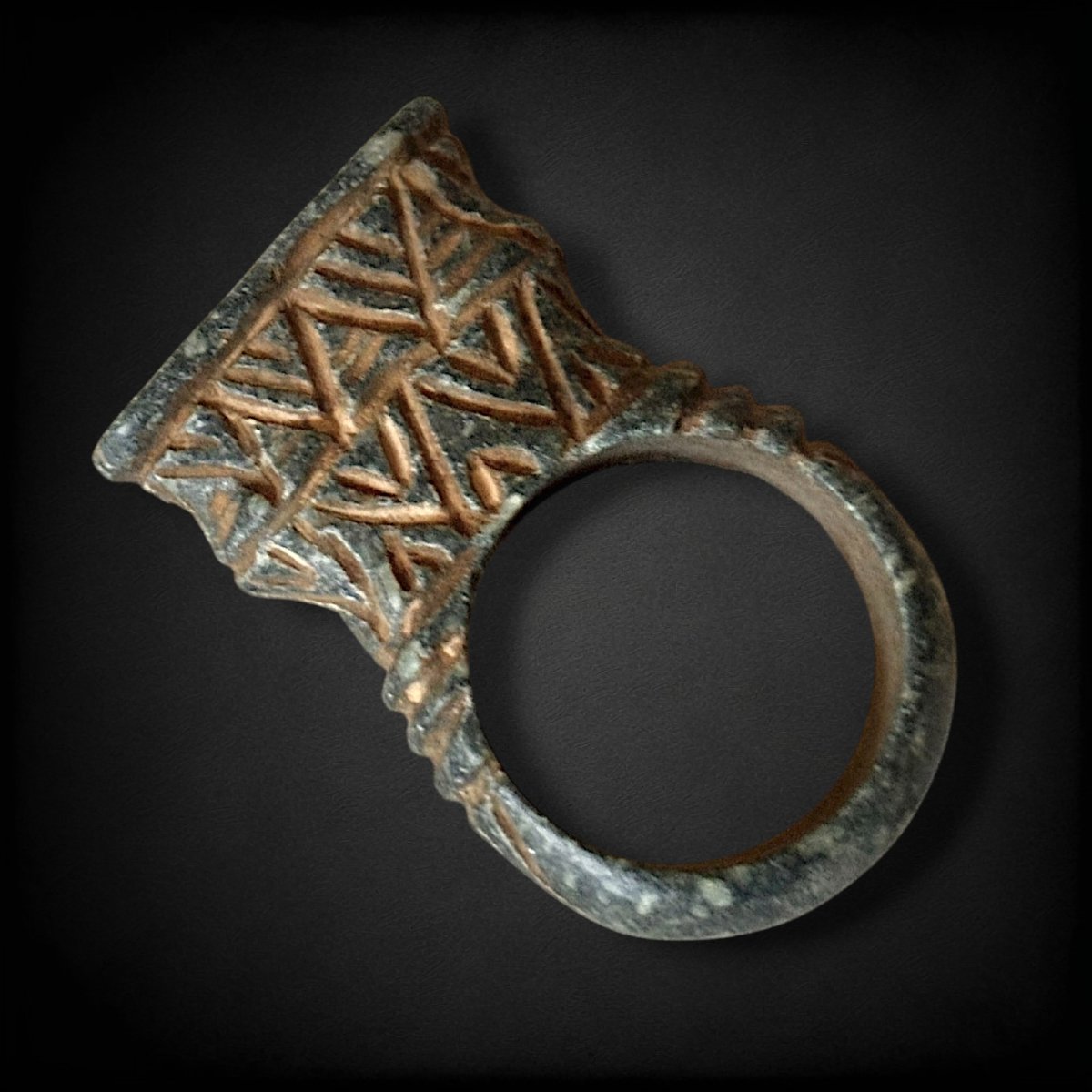 Grande Bague Chevalière Ornée d'une Pierre-photo-2