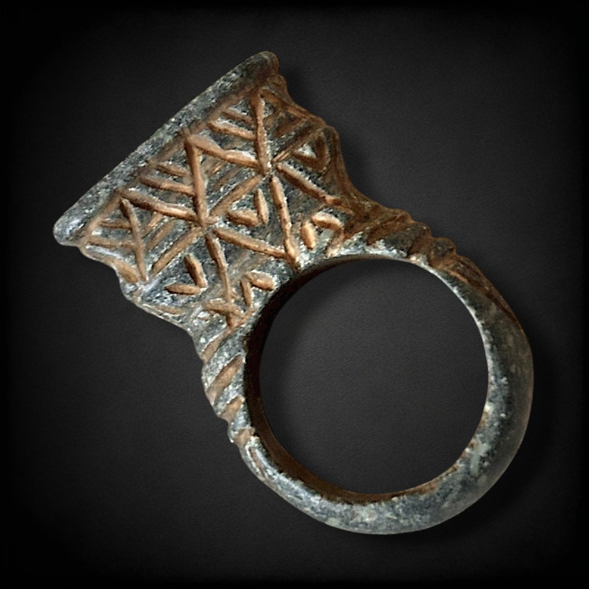 Grande Bague Chevalière Ornée d'une Pierre-photo-4