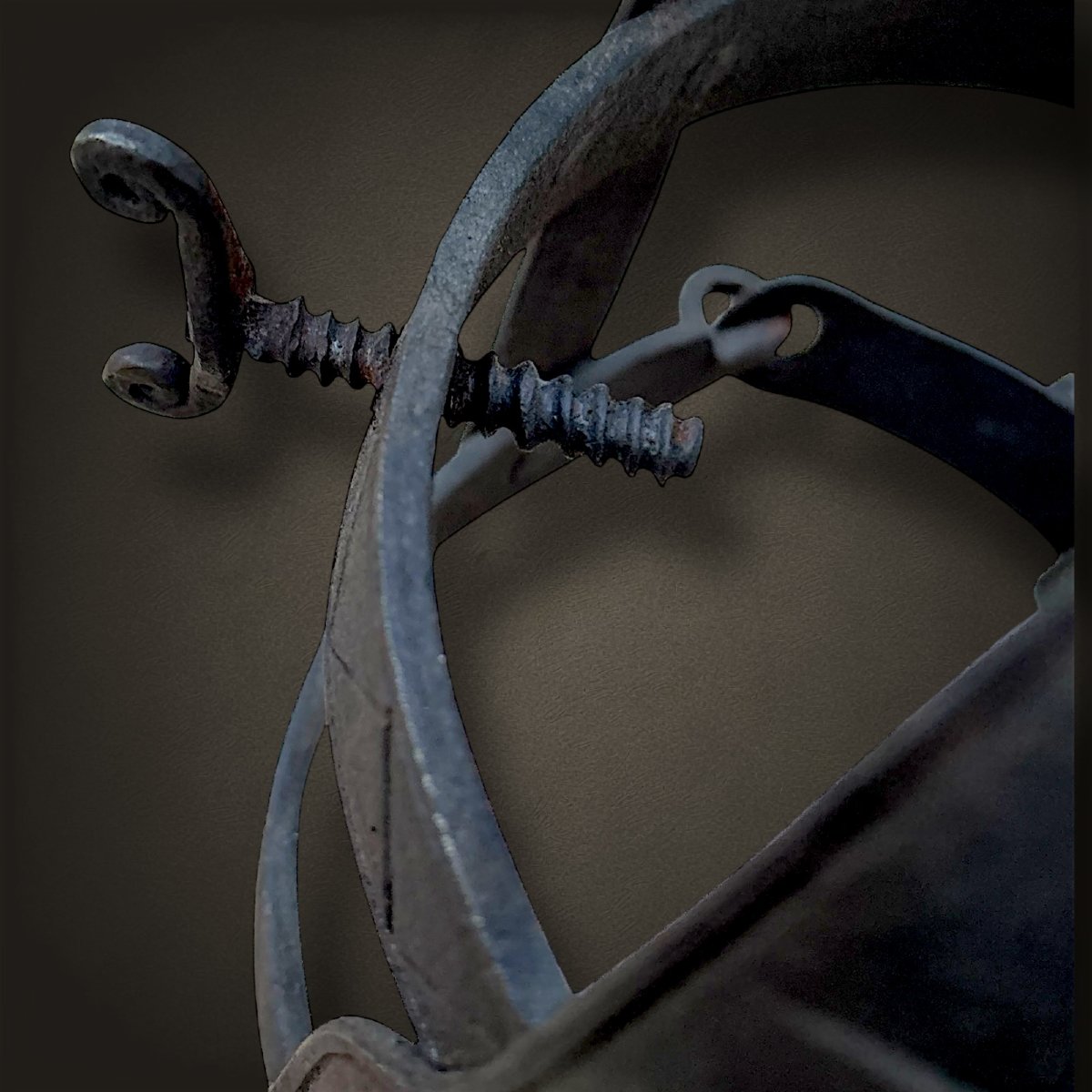 Inquisition Torture Mask-photo-3