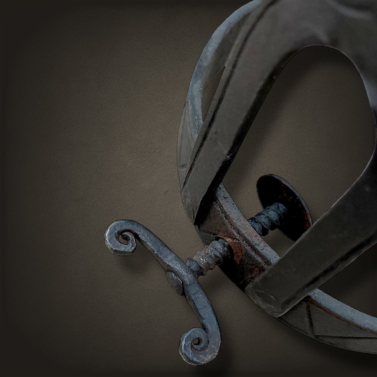 Inquisition Torture Mask-photo-4