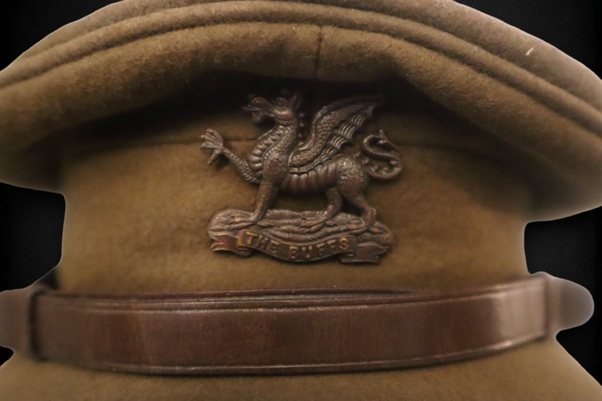 Uniforme Britannique WW2 Capitaine Michael V. Herbert u Régiment  The Buffs  (Royal East Kent)-photo-3