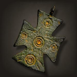 Grande croix byzantine à pendentif, VIe-XIIIe siècle