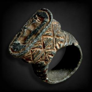 Antique Large Stone Signet Ring Depicting Animals.