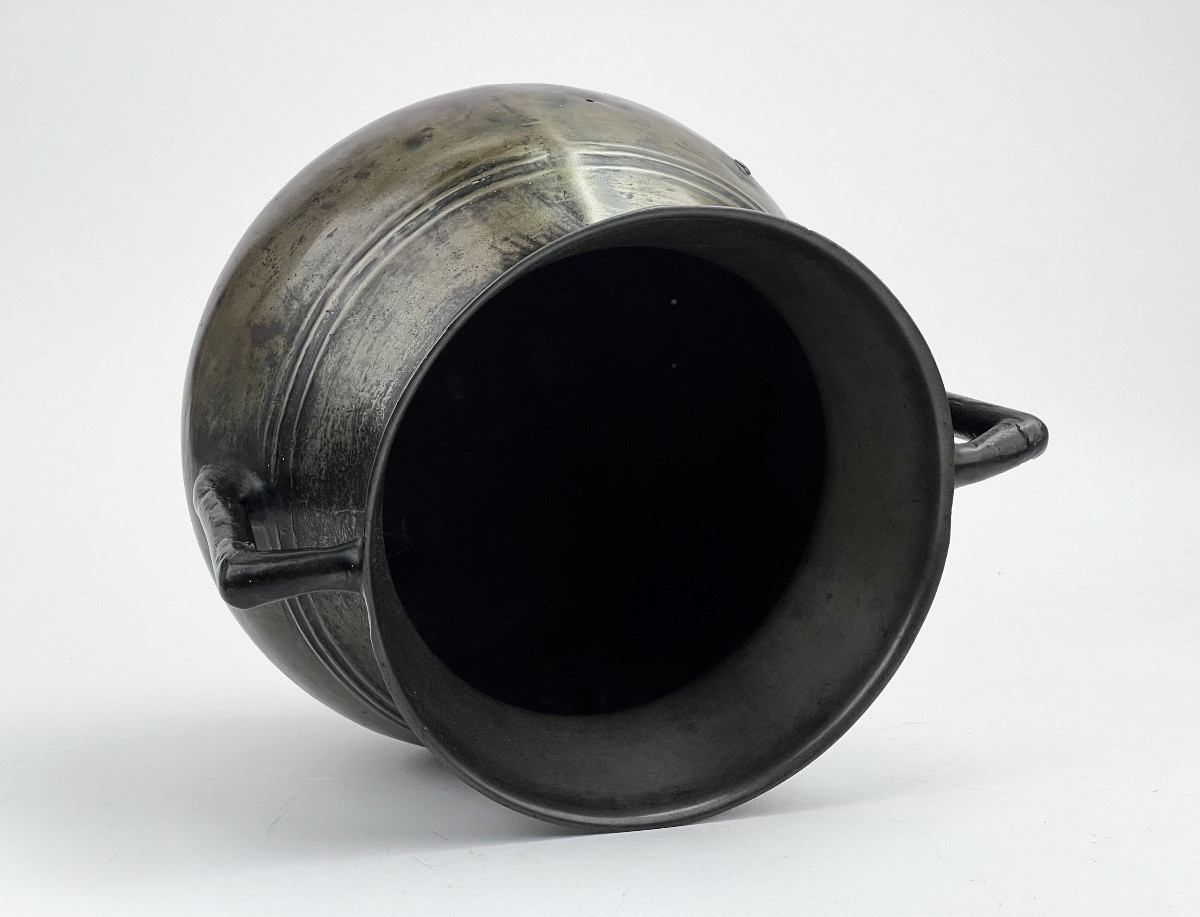 A Bronze Pot-photo-6