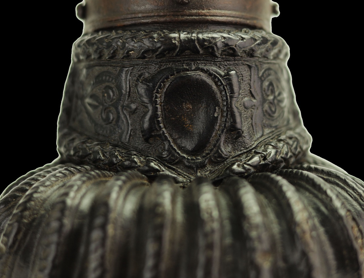 Flacon à poudre italien en corde « Cuir Bouilli »-photo-1