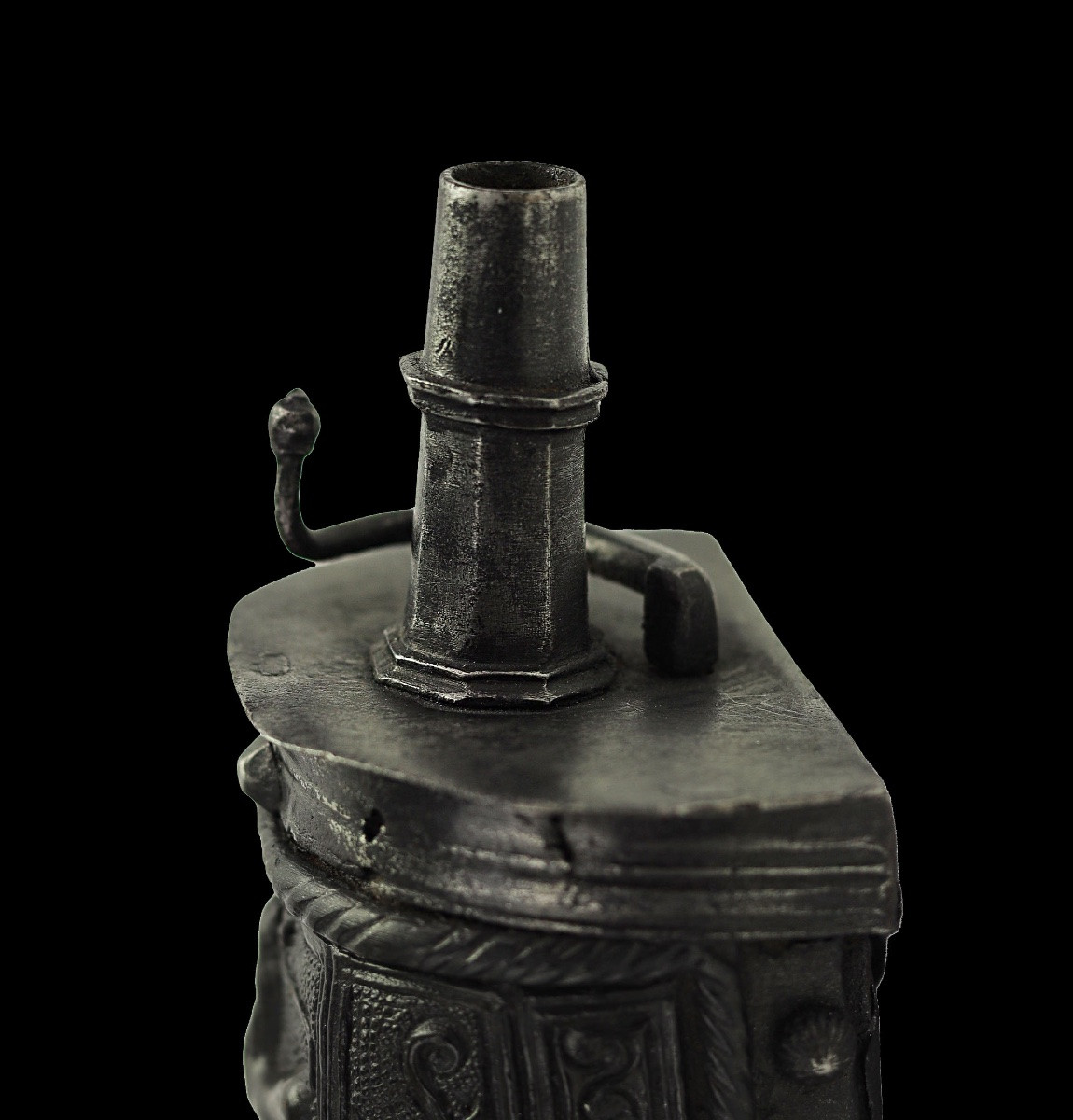 Powder Flask Manufactured In Northern Italy-photo-4