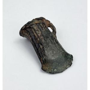 Hache à douille de l'âge du bronze