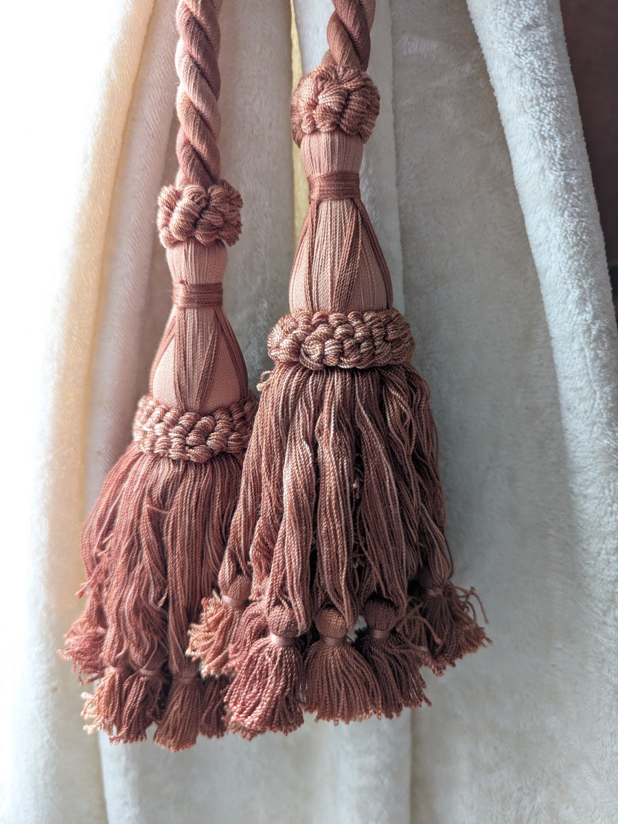 Paire de Pompons antique Francais passementerie