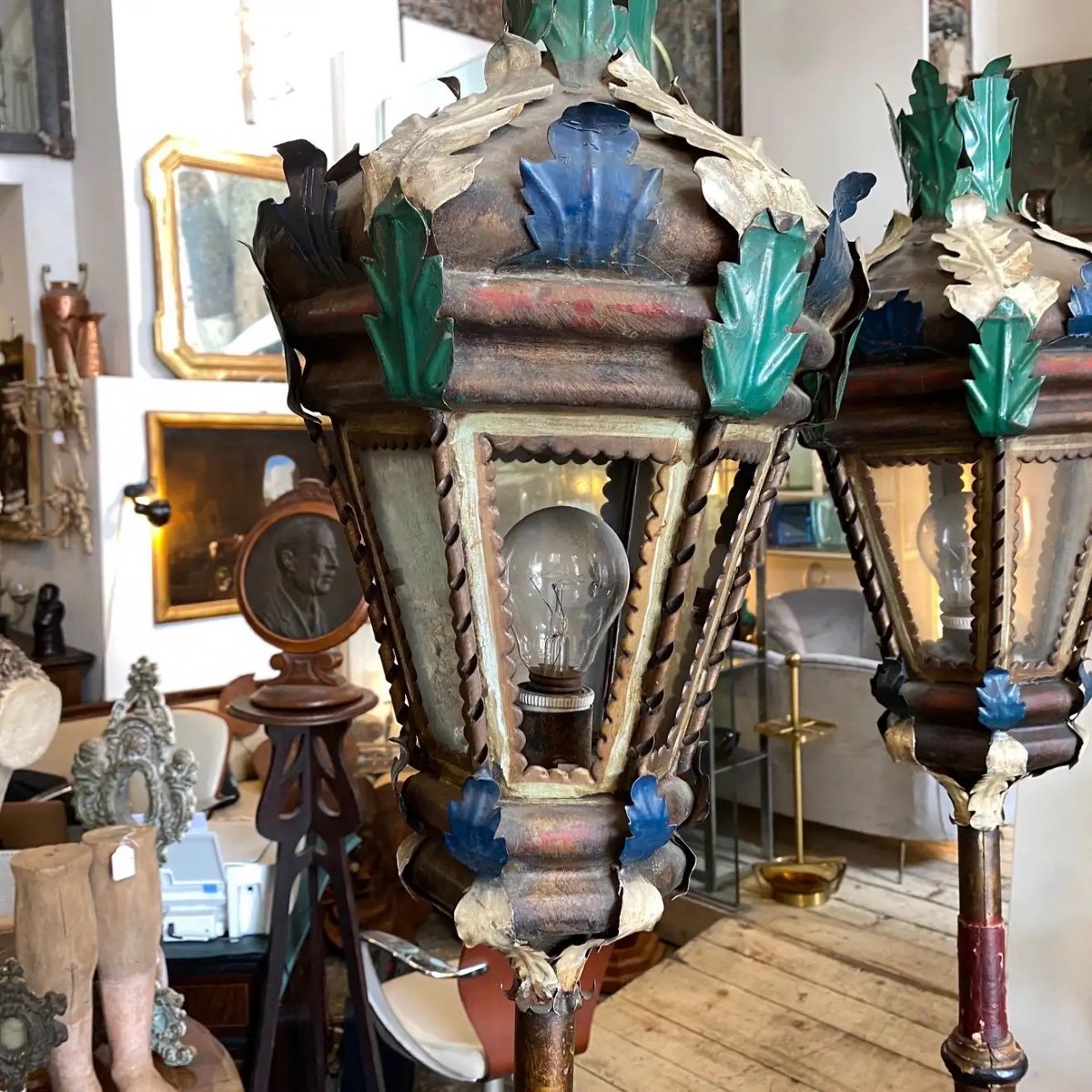1850s Pair Of Wood And Painted Iron Religious Parade Lampposts-photo-7