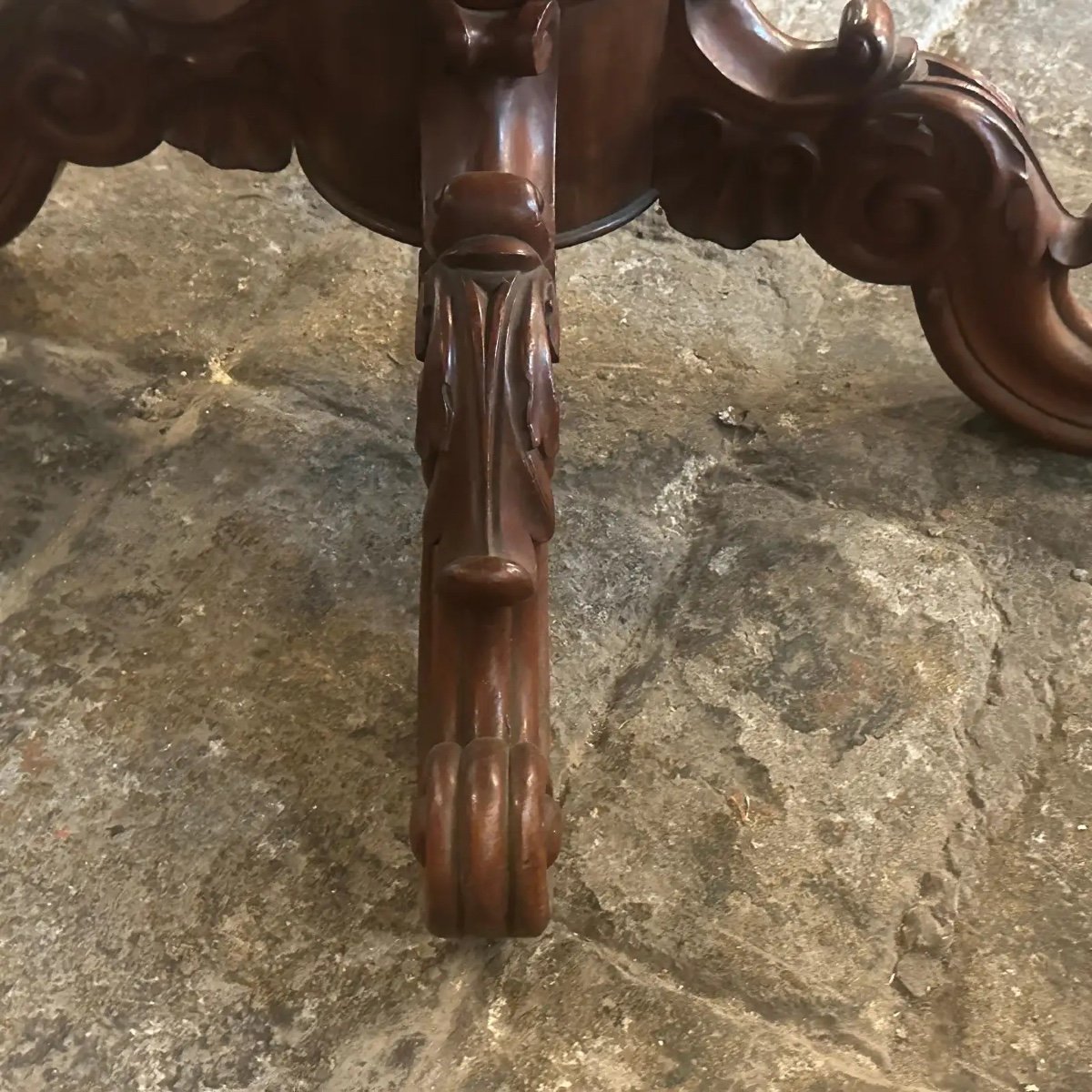 1880s Louis Philippe Mahogany Feather Turtle Shell Shaped Sicilian Side Table-photo-4