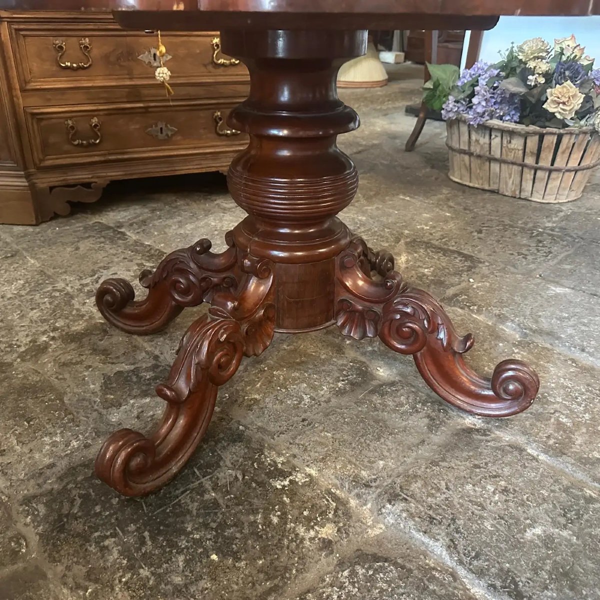 1880s Louis Philippe Mahogany Feather Turtle Shell Shaped Sicilian Side Table-photo-4