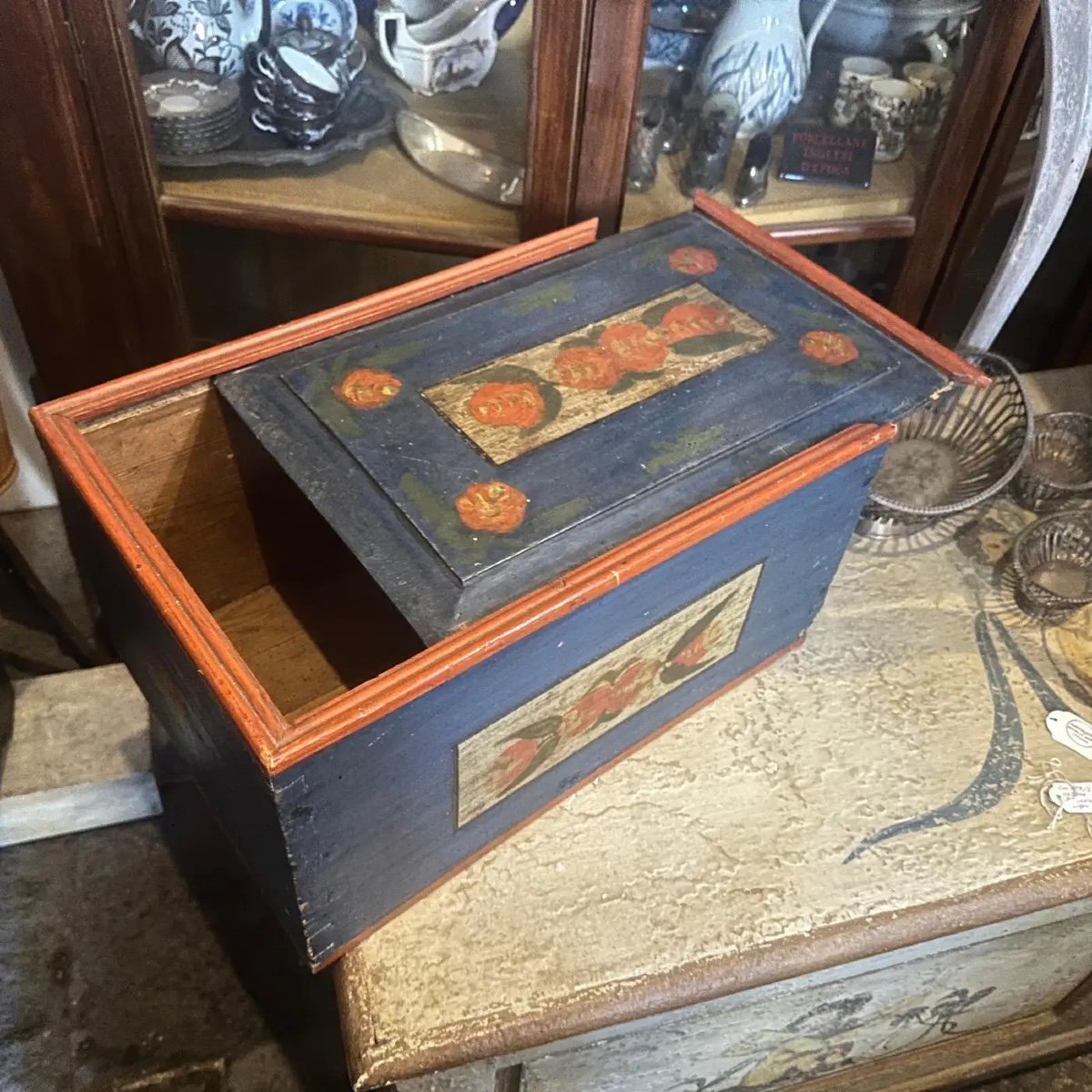 1890s Louis Philippe Red And Blue Lacquered Wood Sicilian Box-photo-2
